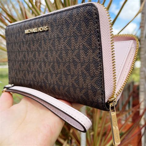 michael kors wristlet phone wallet